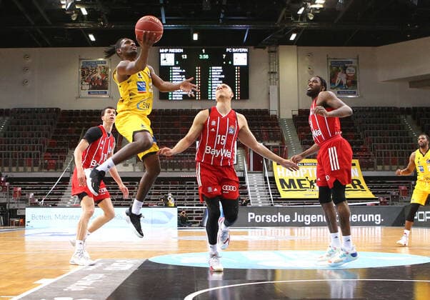 31 05 2021, Germany, Ludwigsburg, Basketball easyCredit BBL Bundesliga, Play off Semi Final, Game 2 MHP RIESEN Ludwigsburg vs FC Bayern Munich Basketball v l Jaleen Smith MHP , Robin Amaize FC