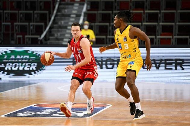 Zan Mark Sisko FC Bayern Muenchen Basketball in a duel with Jaleen Smith MHP Riesen Ludwigsburg , GER, MHP Riesen Ludwigsburg vs FC Bayern Muenchen, 31 05 2021, Play Off Semi Final Game 2, easycredit Basketball Bundesliga, Season 2020 2021 GER, MHP Riesen Ludwigsburg vs FC Bayern Muenchen, 31 05 2021, Play Off Semi Final Game 2, easycredit Basketball Bundesliga, Season 2020 2021 Ludwigsburg Copyright: xEibnerxPressefoto MichaelxMemmlerx EP_MMR