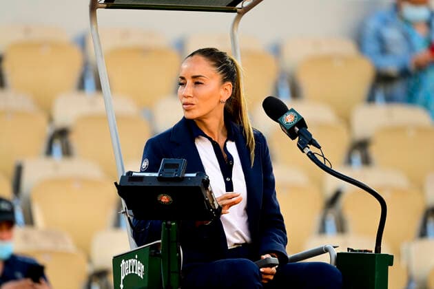 Sport Bilder des Tages Marijana Veljovic - Chaire Umpire - arbitre TENNIS : Internationaux de France Roland Garros 2021 - Paris - 31 05 2021 JBAutissier Panoramic 