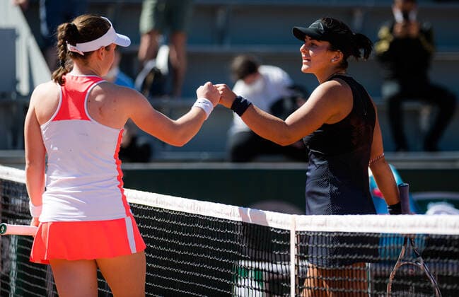 May 31, 2021: Tamara Zidansek of Slovenia & Bianca Andreescu of Canada in action during the first round of the 2021 Roland Garros Grand Slam Tournament - ZUMAa181 20210531_zaa_a181_135 Copyright: xRobxPrangex
