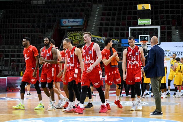 Leon Radosevic FC Bayern Muenchen Basketball , Robin Amaize FC Bayern Muenchen Basketball and team walk off the field as winners, GER, MHP Riesen Ludwigsburg vs FC Bayern Muenchen, 31 05 2021, Play Off Semi Final Game 2, easycredit Basketball Bundesliga, Season 2020 2021 GER, MHP Riesen Ludwigsburg vs FC Bayern Muenchen, 31 05 2021, Play Off Semi Final Game 2, easycredit Basketball Bundesliga, Season 2020 2021 Ludwigsburg Copyright: xEibnerxPressefoto MichaelxMemmlerx EP_MMR