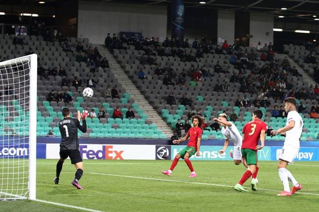 Fußball, U21 EM Viertelfinale, Portugal - Italien Ljubljana, Slovenia, 31st May 2021. Diogo Costa of Portugal makes an incredible save from a Davide Frattesi of Italy point blank header during the UEFA U21, U 21 Championships 2021 match at Stadion Stoczicw, Ljubljana. Picture credit should read: Jonathan Moscrop Sportimage EDITORIAL USE ONLY. No use with unauthorised audio, video, data, fixture lists, club league logos or live services. Online in-match use limited to 120 images, no video emulation. No use in betting, games or single club league player publications. SPI-1070-0019