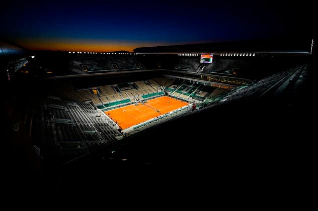 Premiere Session de Nuit operee par Amazon Prime a Roland Garros - illustration et vue generale du court central Philippe Chatrier avec son coucher de Soleil TENNIS : Internationaux de France Roland Garros 2021 - Paris - 31 05 2021 JBAutissier Panoramic 
