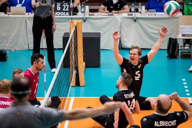 WORLD ParaVolley Mens Final Qualifier Tokyo 2020 Paralympic Games Germany Canada 01 06 2021 Stefan Haehnlein Germany, 5 cheers WORLD ParaVolley Mens Final Qualifier Tokyo 2020 Paralympic Games Germany Canada Duisburg Sportschule Wedau Copyright: xBEAUTIFULxSPORTS Wunderlx