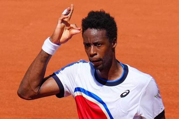 Mandatory Credit: Photo by Javier Garcia BPI Shutterstock (11988207cl) Gael Monfils celebrates during his first round match French Open Tennis, Day Three, Roland Garros, Paris, France - 01 Jun 2021 French Open Tennis, Day Three, Roland Garros, Paris, France - 01 Jun 2021  Copyright: xJavierxGarcia BPI Shutterstockx 11988207cl