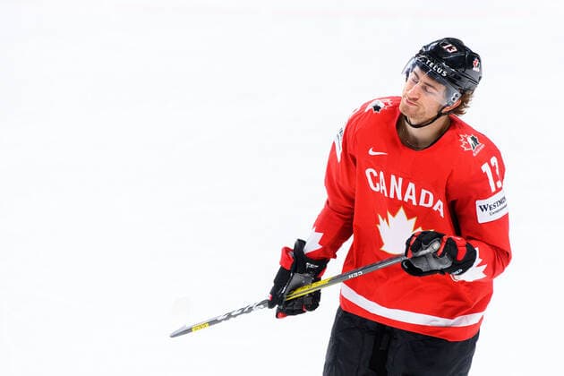 210601 Gabriel Vilardi of Canada looks dejected during the 2021 IIHF Ice Hockey World Championship game between Canada and Finland on June 1, 2021 in Riga Photo Simon Hastegard BILDBYRAN kod SH SH0128 ishockey ice hockey ishockey vm iihf ice hockey world championship canada kanada finland day 12 bbeng depp,  Copyright: SIMONxHASTEGARD BB210601SH013