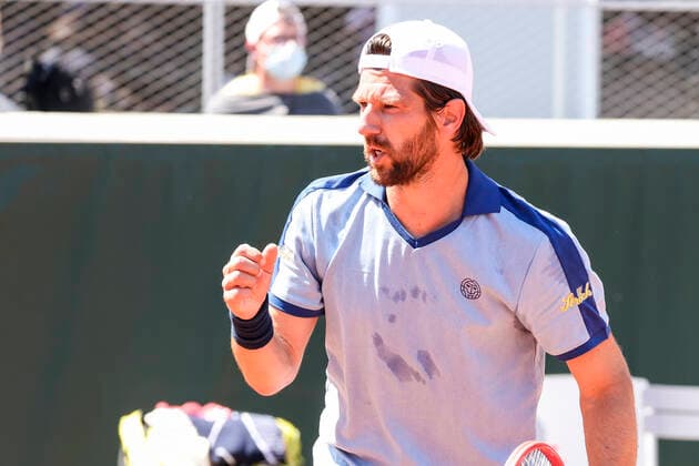 TENNIS - French Open 2021 PARIS,FRANCE,01.June.21 - TENNIS - ATP, Tennis Herren World Tour, French Open, Roland Garros, Grand Slam. Image shows the rejoicing of Juergen Melzer (AUT).  GEPAxpictures xPatrickxSteiner