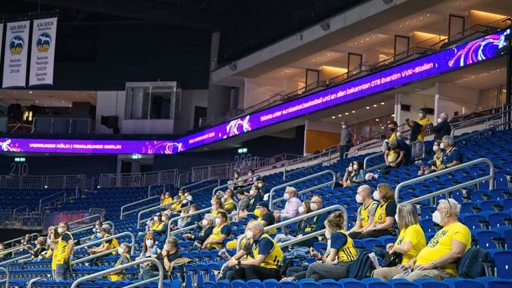 Spectators at the game, Seat, Seats, 01 06 2021, BBL, Alba Berlin vs Ratiopharm Ulm Game 2 Semifinal, at Mercedes Benz Arena, GER, Berlin, 01 06 2021, BBL, HF, Alba vs Ratiopharm Ulm Berlin Copyright: xUwexKoch Eibner-Pressefotox EP_UKH