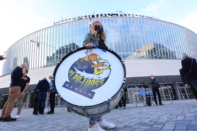 DEU, GER, easyCredit BBL, ALBA vs ratiopharm Ulm, 2 game, 01 06 2021, Mercedes Benz Arena, Berlin, DEU, GER, easyCredit BBL, ALBA vs ratiopharm Ulm, 2 game, pictured 1000 ALBA fans get to be there again nordphotoxGmbHx xEngler nph00076