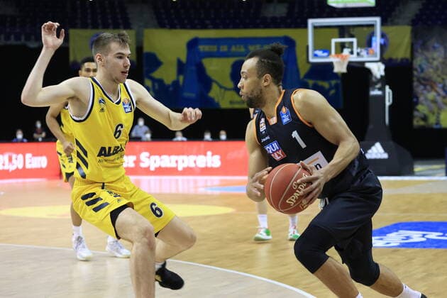 DEU, GER, easyCredit BBL, ALBA vs ratiopharm Ulm, 2 game, 01 06 2021, Mercedes Benz Arena, Berlin, DEU, GER, easyCredit BBL, ALBA vs ratiopharm Ulm, 2 game, in picture Malte Delow ALBA Berlin 6 , Demetrius Conger ratiopharm Ulm 1 nordphotoxGmbHx xEngler nph00076