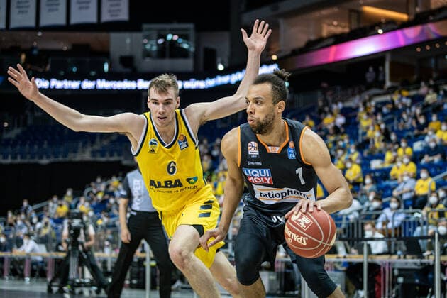 Basketball Berlin 30 05 2021 1 Bundesliga easyCredit BBL Season 2020 2021 Playoffs Semifinals Game 1 Alba Berlin ratiopharm Ulm Demetrius Conger Ulm, No 01 Malte Delow Alba Berlin, No 06