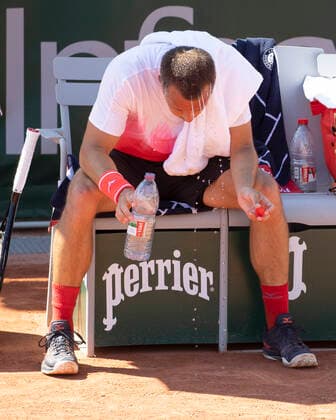 Philipp Kohlschreiber GER pours water over his head, heat, curious, Copyright: xJuergenxHasenkopfx