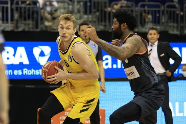 DEU, GER, easyCredit BBL, ALBA vs ratiopharm Ulm, 2 game, 01 06 2021, Mercedes Benz Arena, Berlin, DEU, GER, easyCredit BBL, ALBA vs ratiopharm Ulm, 2 game, in picture Niels Giffey ALBA Berlin 5 , Cameron Clark ratiopharm Ulm 3 nordphotoxGmbHx xEngler nph00076