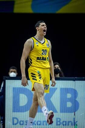 Basketball Berlin 01 06 2021 1 Bundesliga easyCredit BBL season 2020 2021 playoffs semifinals game 2 Alba Berlin ratiopharm Ulm Simone Fontecchio Alba Berlin, No 20 cheer