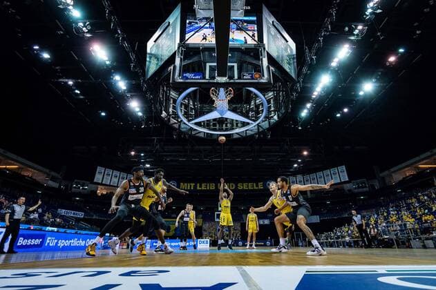 Basketball Berlin 01 06 2021 1 Bundesliga easyCredit BBL season 2020 2021 playoffs semifinals game 2 Alba Berlin ratiopharm Ulm free throw Jayson Granger Alba Berlin, No 33 Mercedes Benz Arena sports venue