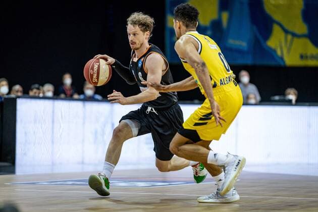 Basketball Berlin 01 06 2021 1 Bundesliga easyCredit BBL Season 2020 2021 Playoffs Semifinals Game 2 Alba Berlin ratiopharm Ulm Per Günther Ulm, No 06 Maodo Lo Alba Berlin, No 00