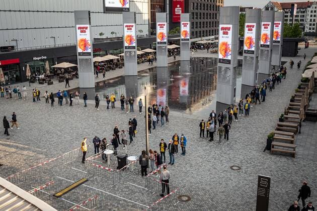 Basketball Berlin 01 06 2021 1 Bundesliga easyCredit BBL season 2020 2021 playoffs semifinals game 2 Alba Berlin ratiopharm Ulm model trial 1000 spectators are allowed at Mercedes Benz Arena Strict admission controls and contact tracking via Corona app are mandatory