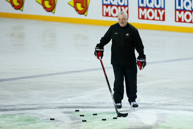 02 06 2021, Riga, Olympic Sports Centre, Team Canada practice 2021 IIHF Ice Hockey World Championship , assistant coach Michael Kelly Canada at practice Riga Riga Latvia  Copyright: xJustPictures.ch JarixPestelaccix