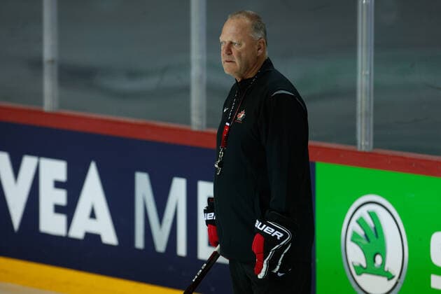02 06 2021, Riga, Olympic Sports Centre, Team Canada practice 2021 IIHF Ice Hockey World Championship , head coach Gerard Gallant Canada controls the practice Riga Riga Latvia  Copyright: xJustPictures.ch JarixPestelaccix