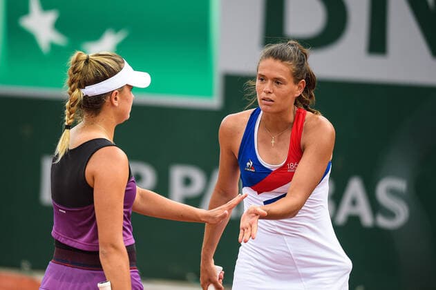 Chloe Paquet ( France ) - Clara Burel ( France ) TENNIS : Roland Garros 2021 - Internationaux de France - 02 06 2021 FedericoPestellini Panoramic 