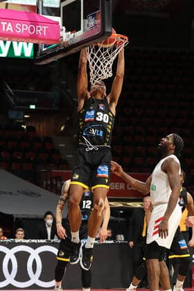 Oscar da Silva Ludwigsburg scores GER, FC Bayern Basketball vs MHP Riesen Ludwigsburg, basketball, 1 Bundesliga, playoffs 2020 2021, semifinals game 3, 02 06 2021, GER, FC Bayern Basketball vs MHP Riesen Ludwigsburg, basketball, 1 Bundesliga, playoffs 2020 2021, semifinals game 3, 02 06 2021, Munich Copyright: xEIBNER MarcelxEngelbrechtx EP_EER