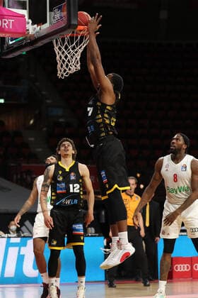 Jamel McLean Ludwigsburg scores GER, FC Bayern Basketball vs MHP Riesen Ludwigsburg, basketball, 1 Bundesliga, playoffs 2020 2021, semifinals game 3, 02 06 2021, GER, FC Bayern Basketball vs MHP Riesen Ludwigsburg, basketball, 1 Bundesliga, playoffs 2020 2021, semifinals game 3, 02 06 2021, Muenchen Copyright: xEIBNER MarcelxEngelbrechtx EP_EER