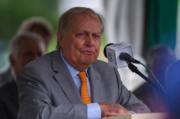 DUBLIN, OH - JUNE 02: Jack Nicklaus speaks at Sir Nick Price s induction ceremony into the Captain s Club during the Memorial Tournament practice round at Muirfield Village Golf Club on June 2, 2021 in Dublin, Ohio. (Photo by Ken Murray Icon Sportswire) GOLF: JUN 02 PGA, Golf Herren - the Memorial Tournament Practice Round Icon2100602055