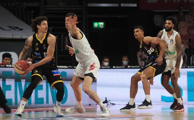 02 06 2021, BBL, FC Bayern Basket vs Ludwigsburg, Audi Dome, Munich , pictured Jonah Radebaugh Ludwigsburg Riesen , Vladimir Lucic FCB Basketball , Oscar da Silva Ludwigsburg Riesen and D J Seeley FCB Basketball.