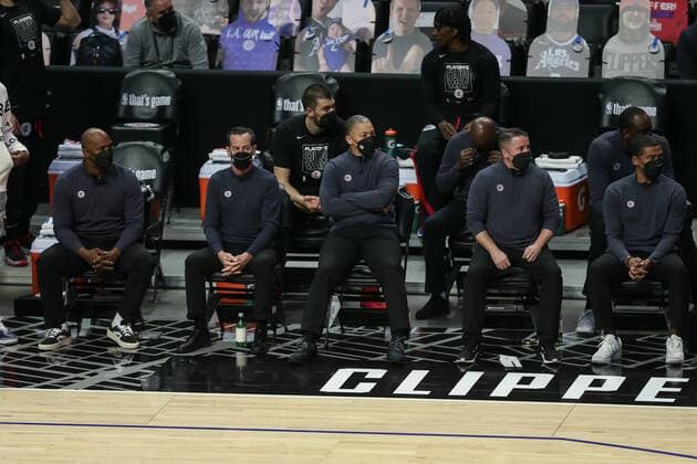 LOS ANGELES, CA - JUNE 02: LA Clippers coaching staff game 5 of the first round of the NBA, Basketball Herren, USA Western Conference Playoffs between the Dallas Mavericks and the Los Angeles Clippers on June 02, 2021, at Staples Center in Los Angeles, CA. (Photo by Jevone Moore Icon Sportswire) NBA: JUN 02 Western Playoffs First Round - Mavericks at Clippers Icon210602008