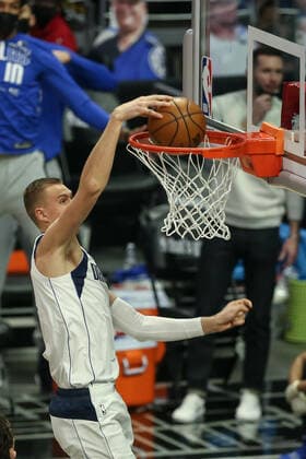 LOS ANGELES, CA - JUNE 02: Dallas Mavericks center Kristaps Porzingis (6) dunks game 5 of the first round of the NBA, Basketball Herren, USA Western Conference Playoffs between the Dallas Mavericks and the Los Angeles Clippers on June 02, 2021, at Staples Center in Los Angeles, CA. (Photo by Jevone Moore Icon Sportswire) NBA: JUN 02 Western Playoffs First Round - Mavericks at Clippers Icon210602015