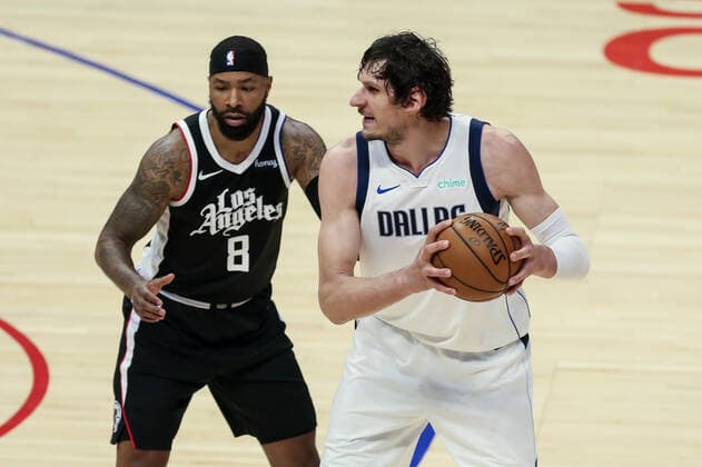 LOS ANGELES, CA - JUNE 02: Dallas Mavericks center Boban Marjanovic (51) game 5 of the first round of the NBA, Basketball Herren, USA Western Conference Playoffs between the Dallas Mavericks and the Los Angeles Clippers on June 02, 2021, at Staples Center in Los Angeles, CA. (Photo by Jevone Moore Icon Sportswire) NBA: JUN 02 Western Playoffs First Round - Mavericks at Clippers Icon210602046
