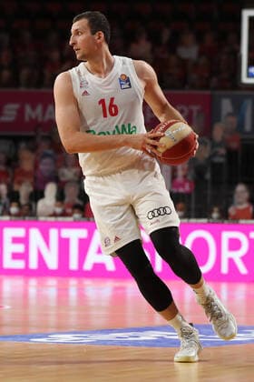 Paul Zipser Muenchen in portrait GER, FC Bayern Basketball vs MHP Riesen Ludwigsburg, basketball, 1 Bundesliga, playoffs 2020 2021, semifinals game 3, 02 06 2021, GER, FC Bayern Basketball vs MHP Riesen Ludwigsburg, basketball, 1 Bundesliga, playoffs 2020 2021, semifinals game 3, 02 06 2021, Muenchen Copyright: xEIBNER MarcelxEngelbrechtx EP_EER