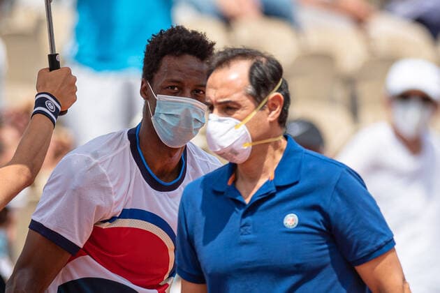 Gael MONFILS of France with the doctor against Mikael YMER of Sweden on the second round of the French Open tennis tournament at Roland Garros in Paris, France, 3 June 2021. Roland Garros 2021 will run from 30 May to 13 June 2021.  Copyright: xAurelienxMorissardx