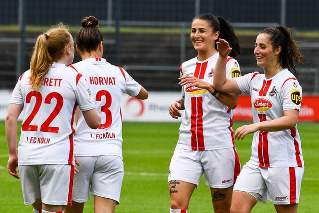 The players of 1 FC Köln celebrate a goal, cheer about a goal, celebrate the goal, goal, celebration, jubilation about the goal, optimistic, action, 03 06 2021, Köln Deutschland , Fussball, 2 Frauen Bundesliga Süd, 1 FC Köln 1 FFC Niederkirchen, DFB DFL REGULATIONS PROHIBIT ANY USE OF PHOTOGRAPHS AS IMAGE SEQUENCES AND OR QUASI VIDEO xmhx