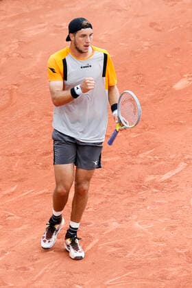 TENNIS - French Open 2021 PARIS,FRANCE,03.June.21 - TENNIS - ATP, Tennis Herren World Tour, French Open, Roland Garros, Grand Slam. Image shows the rejoicing of Jan Lennard Struff (GER).  GEPAxpictures xPatrickxSteiner