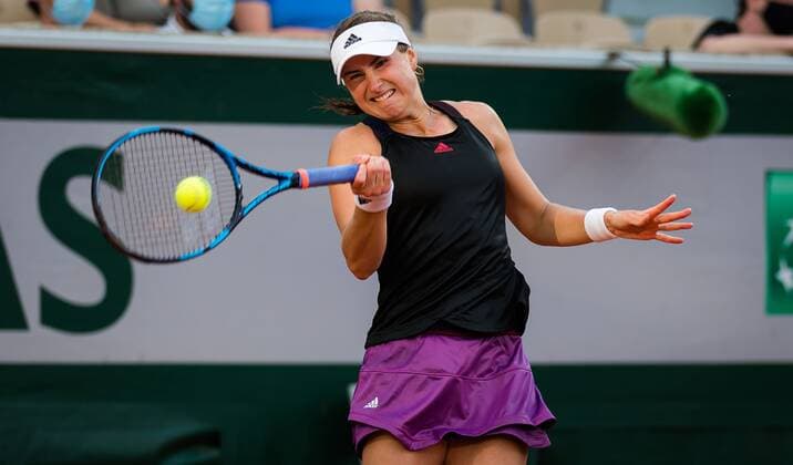 Mandatory Credit: Photo by Rob Prange Shutterstock (12010910ek) Rebecca Peterson of Sweden in action during her second-round match at the 2021 Roland Garros Grand Slam Tournament French Open Tennis, Day Five, Roland Garros, Paris, France - 03 Jun 2021 French Open Tennis, Day Five, Roland Garros, Paris, France - 03 Jun 2021  Copyright: xRobxPrange Shutterstockx 12010910ek