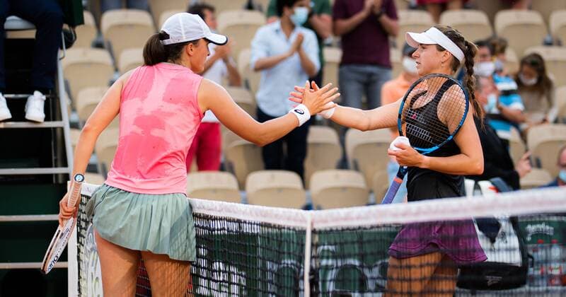 Mandatory Credit: Photo by Rob Prange Shutterstock (12010910ei) Iga Swiatek of Poland & Rebecca Peterson of Sweden at the net after their second-round match at the 2021 Roland Garros Grand Slam Tournament French Open Tennis, Day Five, Roland Garros, Paris, France - 03 Jun 2021 French Open Tennis, Day Five, Roland Garros, Paris, France - 03 Jun 2021  Copyright: xRobxPrange Shutterstockx 12010910ei