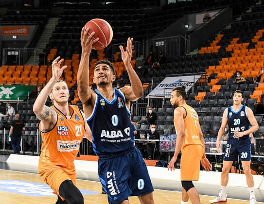 GER, BBL, Play offs, ratiopharm ulm vs Alba Berlin 03 06 2021, ratiopharm arena, Neu Ulm, GER, BBL, Play offs, ratiopharm ulm vs Alba Berlin, in the picture Maodo Lo Berlin, 0 prevails against Dylan Osetkowski Ulm, 21 nordphotoxGmbHx xHafner nph00200