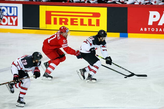 03 06 2021, Riga, Olympic Sports Centre, Quarterfinal Russia Canada 2021 IIHF Ice Hockey World Championship , 88 Andrew Mangiapane Canada chased by 91 Vladimir Tarasenko Russia Riga Riga Latvia  Copyright: xJustPictures.ch JarixPestelaccix