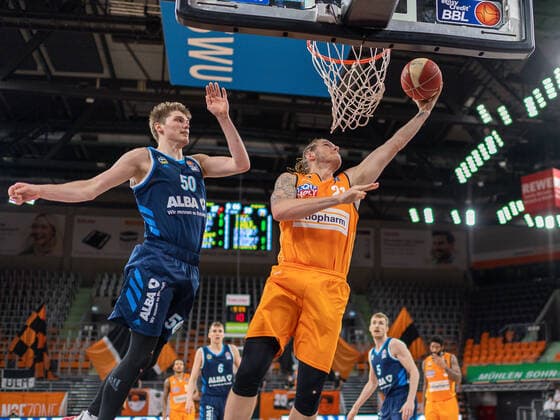 Ben Lammers Alba Berlin, 50 , Dylan Osetkowski Ratiopharm Ulm 21 , Ratiopharm Ulm vs Alba Berlin, basketball, playoffs, game 3, season 2020 2021, 03 06 2021, Ratiopharm Ulm vs Alba Berlin, basketball, playoffs, game 3, season 2020 2021, 03 06 2021 New Ulm. Copyright: xEibner-Pressefoto SaschaxWaltherx EP_EER