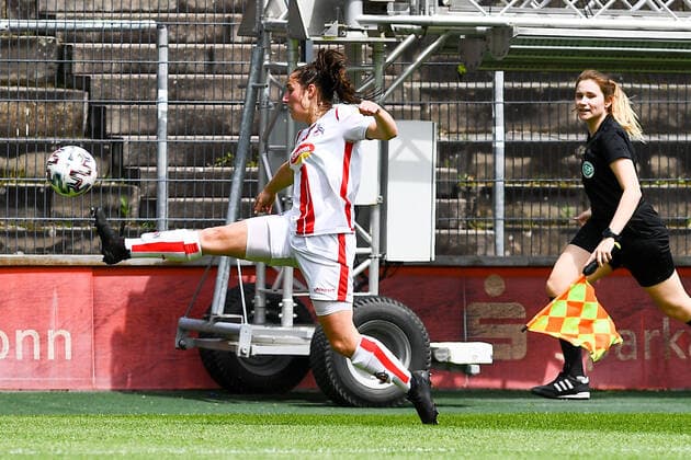 v li Karoline Kohr Cologne, 13 on the ball, game scene, crop, full body, single image, action, 03 06 2021, Cologne Germany , Football, 2 Frauen Bundesliga Süd, 1 FC Köln 1 FFC Niederkirchen, DFB DFL REGULATIONS PROHIBIT ANY USE OF PHOTOGRAPHS AS IMAGE SEQUENCES AND OR QUASI VIDEO xmhx