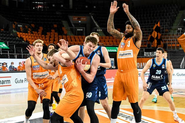 GER, BBL, Play offs, ratiopharm ulm vs Alba Berlin 03 06 2021, ratiopharm arena, Neu Ulm, GER, BBL, Play offs, ratiopharm ulm vs Alba Berlin, in picture Andreas Obst Ulm, 13 and Ben Lammers Berlin, 50 , fighting for the ball, Patrick Heckmann Ulm, 33 , Cameron Clark Ulm, 3 nordphotoxGmbHx xHafner nph00200