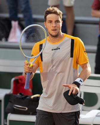 Jan Lennard Struff GER waves and thanks the crowd,fans after the win, Copyright: xJuergenxHasenkopfx