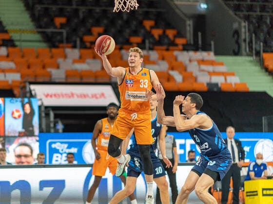 Patrick Heckmann Ratiopharm Ulm 33 , Simone Fontecchio Alba Berlin, 20 , Tim Schneider Alba Berlin, 10 , Ratiopharm Ulm vs Alba Berlin, Basketball, Playoffs, Game 3, Season 2020 2021, 03 06 2021, Ratiopharm Ulm vs Alba Berlin, Basketball, Playoffs, Game 3, Season 2020 2021, 03 06 2021 New Ulm. Copyright: xEibner-Pressefoto SaschaxWaltherx EP_EER