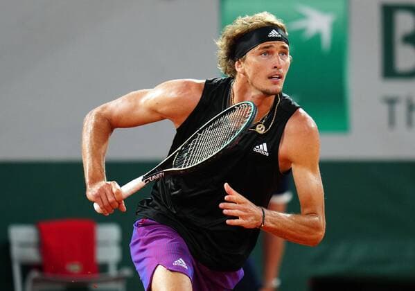 Sport Bilder des Tages Mandatory Credit: Photo by Javier Garcia BPI Shutterstock (12014081gw) Alexander Zverev during his third round match French Open Tennis, Day Six, Roland Garros, Paris, France - 04 Jun 2021 French Open Tennis, Day Six, Roland Garros, Paris, France - 04 Jun 2021  Copyright: xJavierxGarcia BPI Shutterstockx 12014081gw
