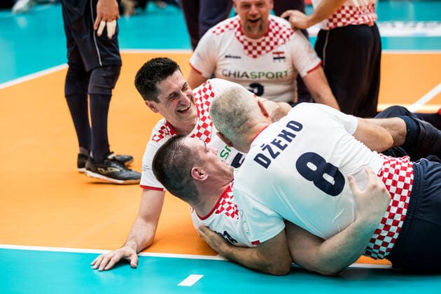 WORLD ParaVolley Mens Final Qualifier Tokyo 2020 Paralympic Games Canada Croatia 04 06 2021 Cheering Croatian men after defeating Canada in a close fifth set WORLD ParaVolley Mens Final Qualifier Tokyo 2020 Paralympic Games Canada Croatia Duisburg Sportschule Wedau Copyright: xBEAUTIFULxSPORTS Wunderlx