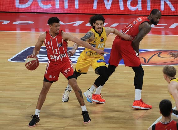 04 06 2021, BBL Play off, FCB Basketball vs Ludwigsburg, Audi Dome Muenchen , in picture Wade Baldwin FCB Basketball , Jonah Radebaugh Ludwigsburg Riesen , James Gist FCB Basketball