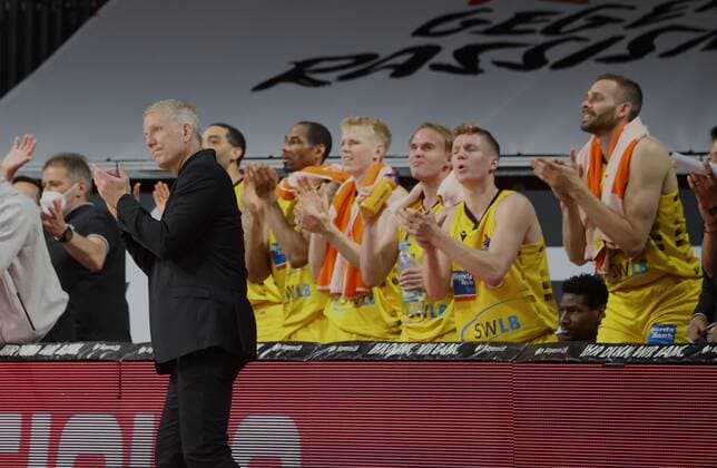 Applause from the bench with Ludwigsburg coach John PATRICK , left Basketball, Bayern Ludwigsburg, BBL playoff, semifinals, 4 game, 2020 2021 season, on 4 6 2021 in Munich, A U D I D O M E, Germany Source Copyright Credit Oryk HAIST x1DX32231.JPGx