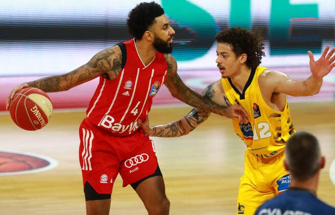 4 Dennis Jerome Seeley, with ball FCBB red, against 12 Jonah Radebaugh, Ludwigsburg Basketball, 1 Bundesliga, BBL, Playoff, Game 4, FC Bayern Munich MHP Riesen Ludwigsburg at Audi Dome on 04 06 2021 PHOTO Mladen Lackovic LakoPress