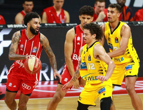 4 Dennis Jerome Seeley, with ball and 44 Sasha Grant FCBB red, against 12 Jonah Radebaugh, 30 Oscar Da Silva Ludwigsburg Basketball, 1 Bundesliga, BBL, Playoff, Game 4, FC Bayern Munich MHP Riesen Ludwigsburg at Audi Dome on 04 06 2021 PHOTO Mladen Lackovic LakoPress